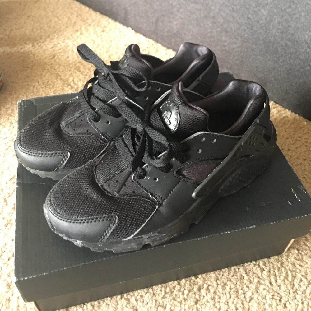 Nike Hurrache Size 3.5Y